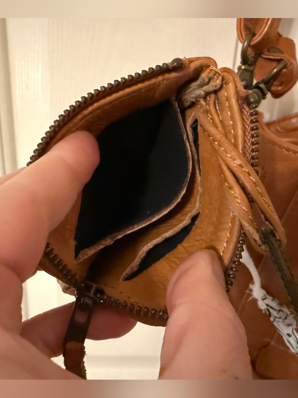 Wanderers Madrid Tan Leather Shoulder Tote and card holder - Picture 8 of 8